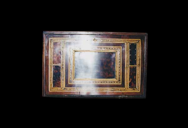 Avant restauration. Cabinet d'époque Louis XIV